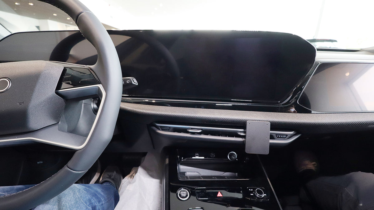 Brodit ProClip 856220 voor Audi A5 2025-2026 - detail van dashboardmontage