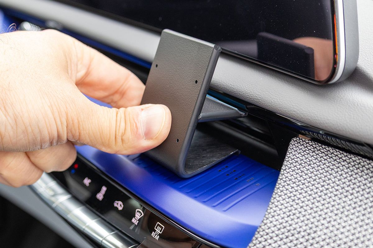 Brodit ProClip 856230 voor Cadillac Optiq 2025-2026 - montagepositie op dashboard