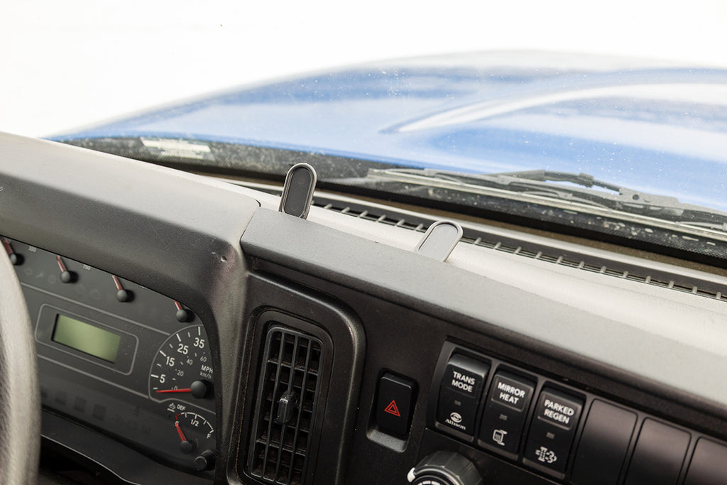 Brodit ProClip 856257 voor International MV 2024-2026 en International HV 2024-2026 - montagepositie op dashboard