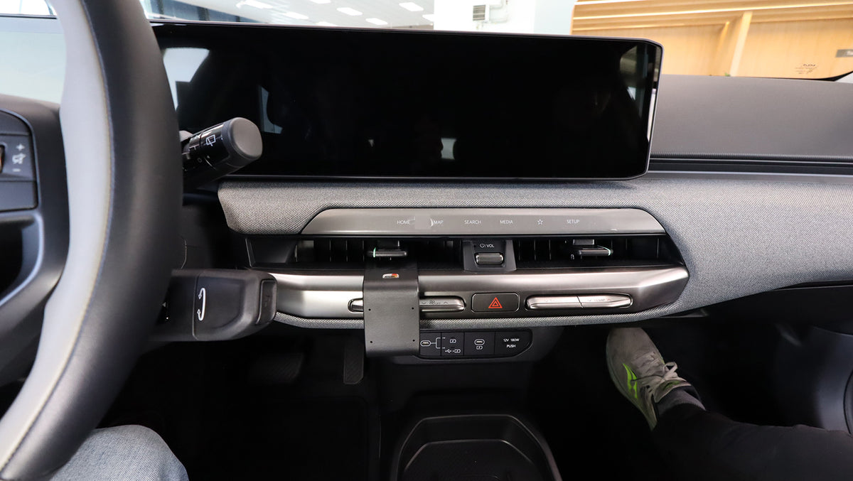 Brodit ProClip 856267 voor Kia EV4 2025-2026 - detail van dashboardmontage