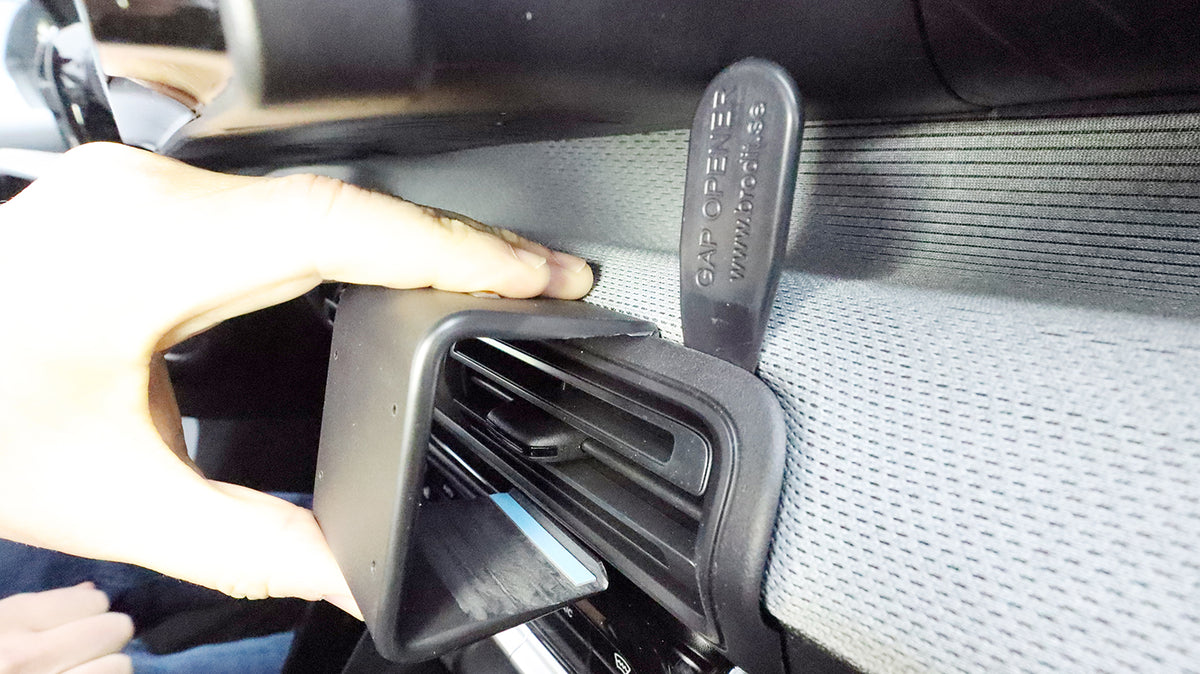 Brodit ProClip 856293 voor Citroen E-C3 2025-2026 en Citroen C3 Aircross 2025-2026 - montagepositie op dashboard