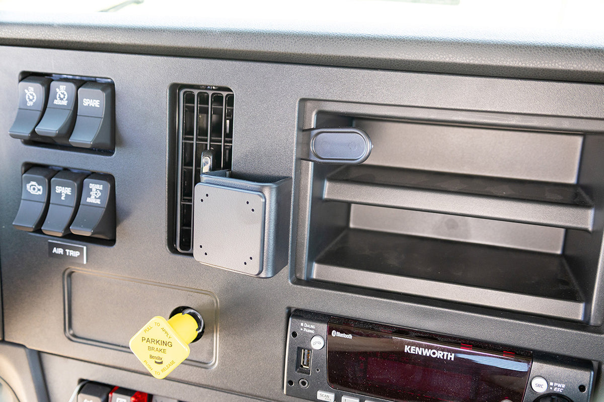 Brodit ProClip 856295 voor Kenworth T480-Series 2021-2027, Kenworth T380-Series 2021-2022 e.a. - ProClip geplaatst in het voertuig